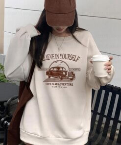 Kadın Kırık Beyaz Krem Ekru Believe Baskılı 0 Sıfır Yaka Oversize Salaş Bol Kesim Polar Sweatshirt
